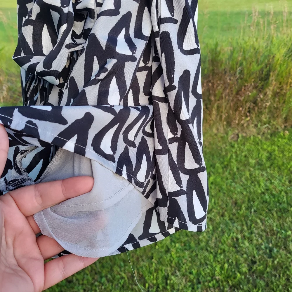 BCBGeneration belted black grey white Triangle print ruffled sleeveless romper - Picture 5 of 9